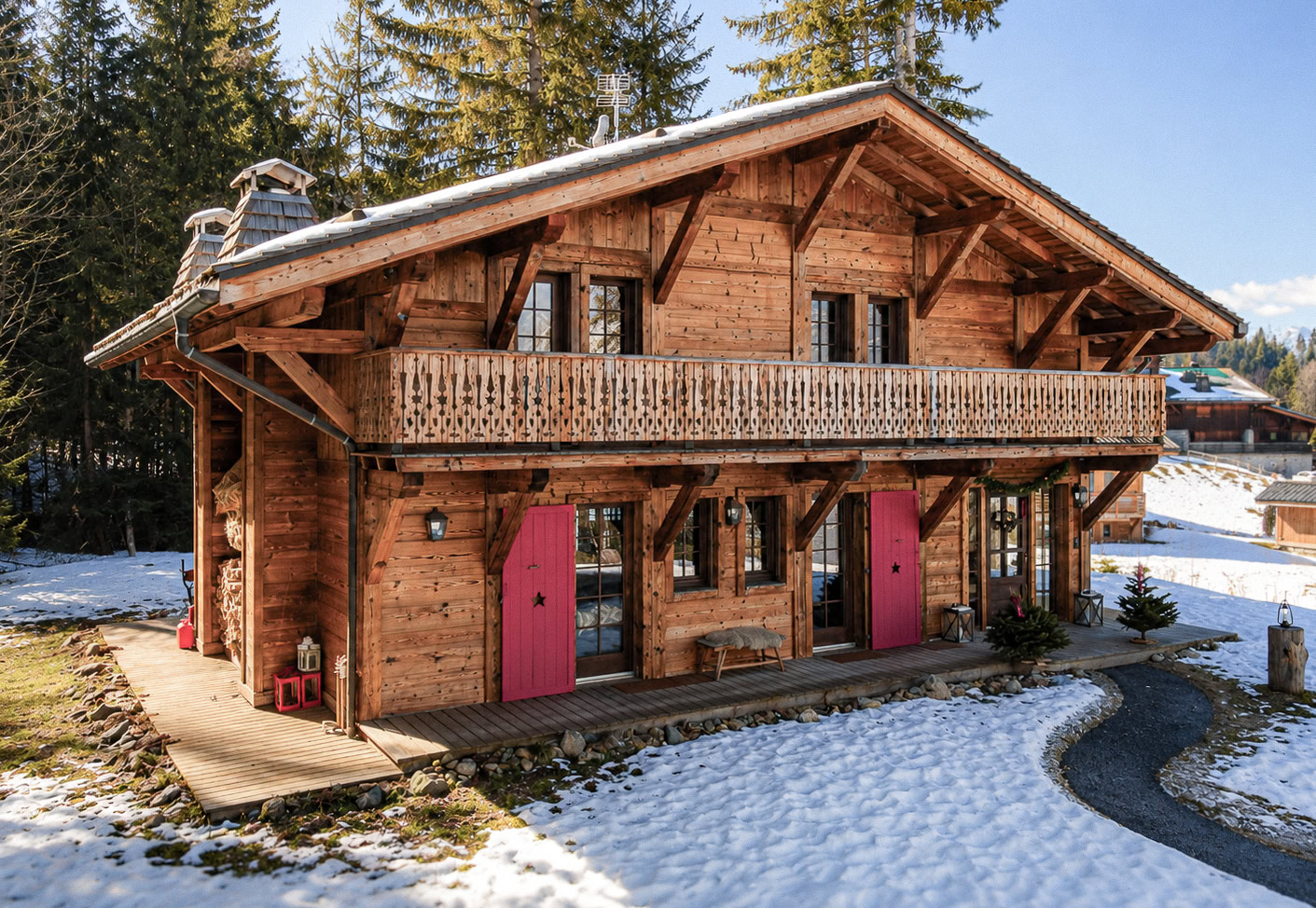 Chalet en vieux bois construit au Pays du Mont-Blanc par le Cabinet Jacquet & Meermans